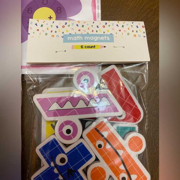 New in Package 9 piece Teacher Supply Bundle - Picture 6 of 6